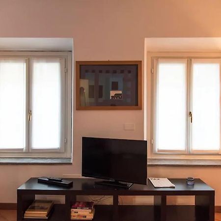 Hidden Retreat - Duomo Apartment Милано Екстериор снимка