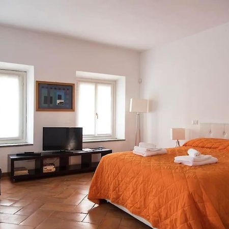 Hidden Retreat - Duomo Apartment Милано Екстериор снимка