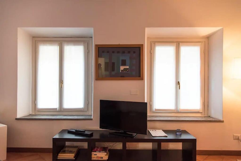 Hidden Retreat - Duomo Apartment Милано Екстериор снимка