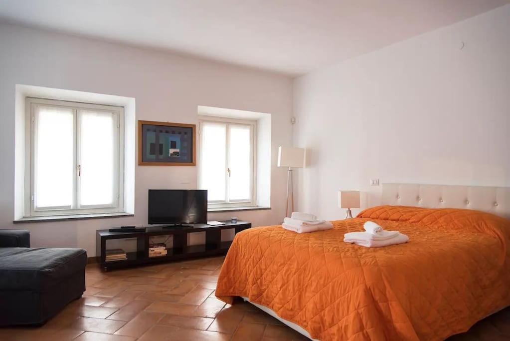 Hidden Retreat - Duomo Apartment Милано Екстериор снимка