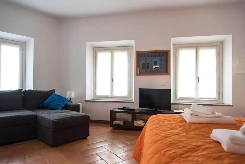 Hidden Retreat - Duomo Apartment Милано Екстериор снимка