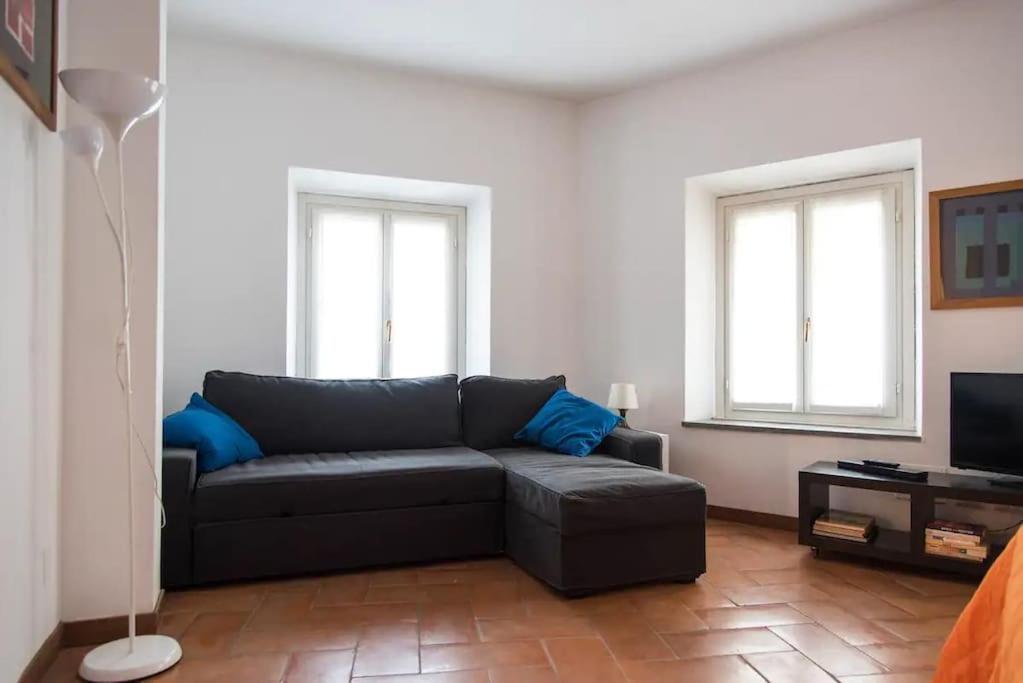 Hidden Retreat - Duomo Apartment Милано Екстериор снимка