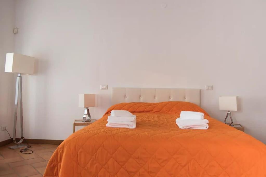 Hidden Retreat - Duomo Apartment Милано Екстериор снимка