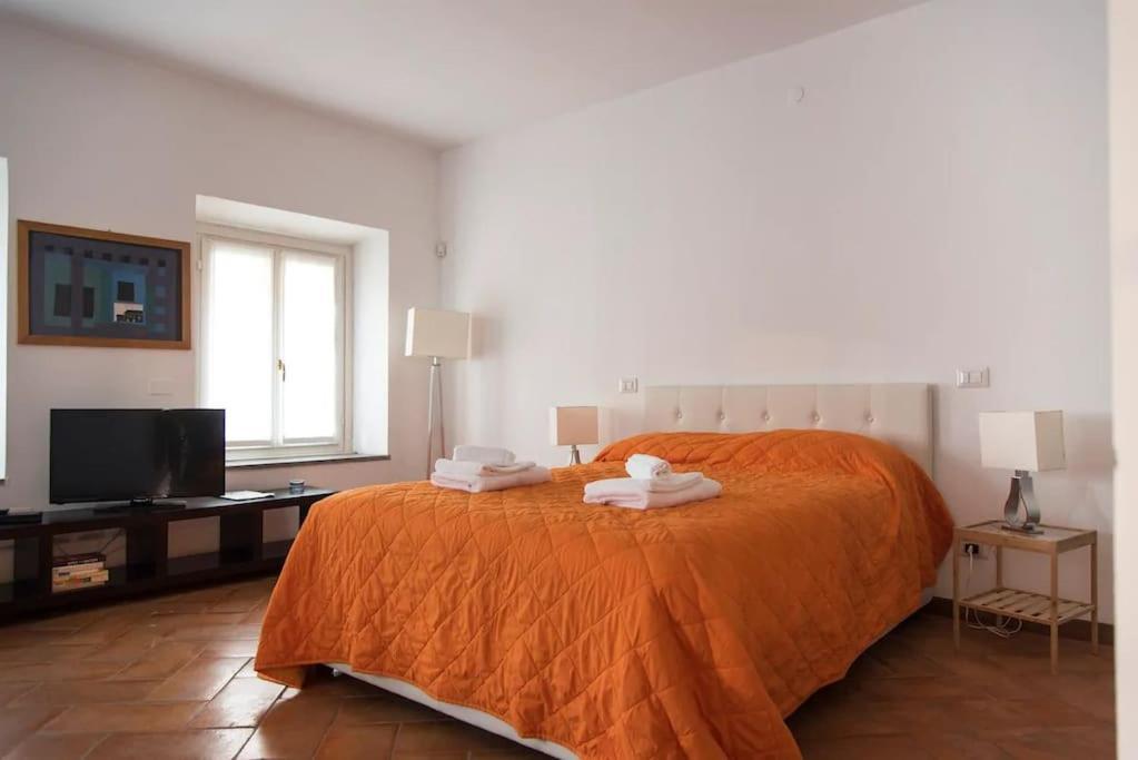 Hidden Retreat - Duomo Apartment Милано Екстериор снимка