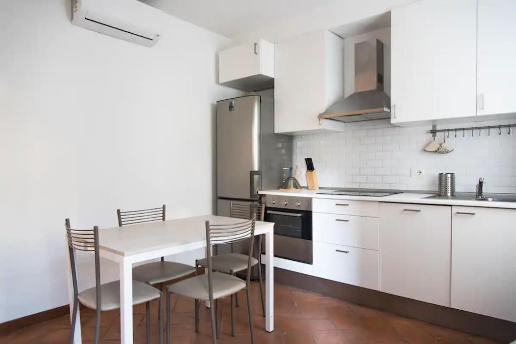 Hidden Retreat - Duomo Apartment Милано Екстериор снимка