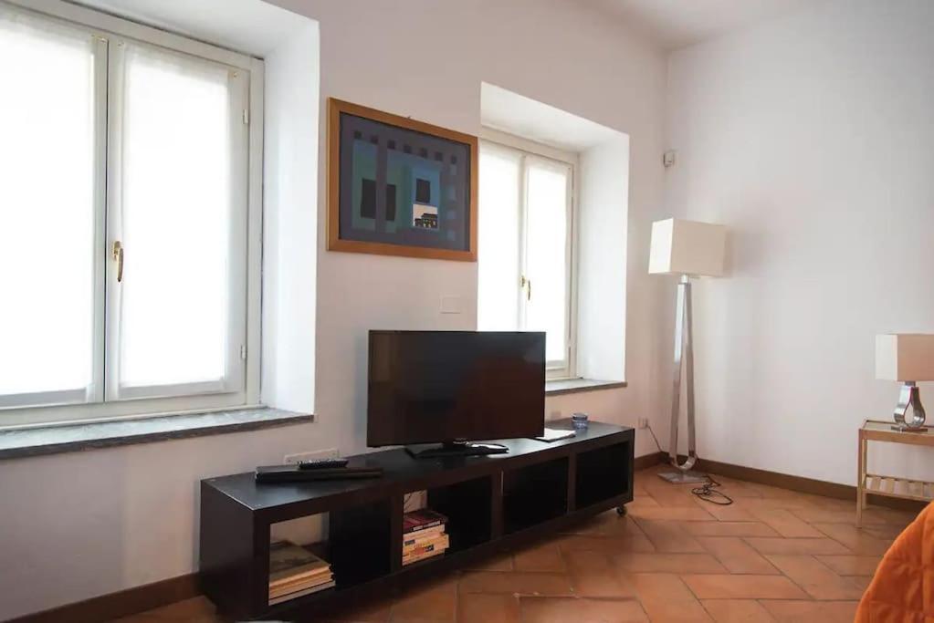 Hidden Retreat - Duomo Apartment Милано Екстериор снимка